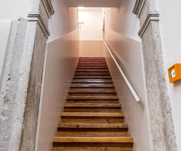 Πανσιόν Fs Boutique Downtown 4*